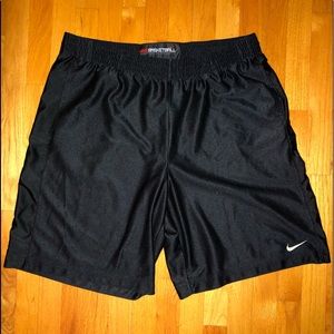 Nike basketball shorts black size xxl